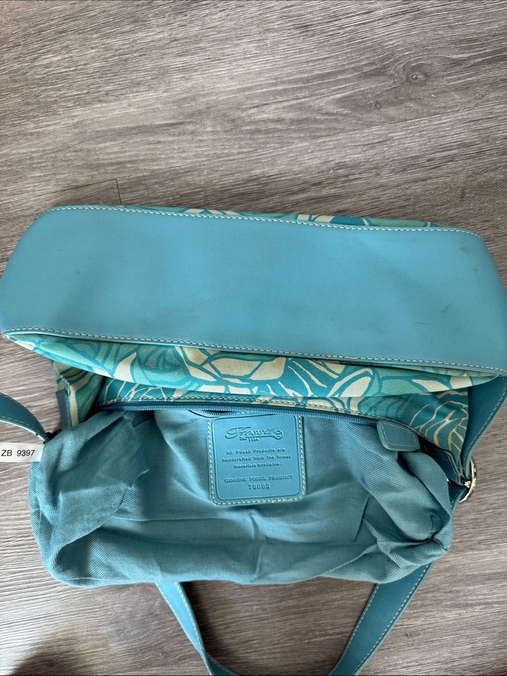 Fossil Teal Rose-Print Shoulder Bag with Silver Hardware and Charms - Picture 10 of 12